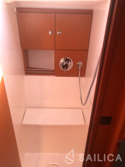 Bavaria 46 Cruiser - Yacht Charter Sailica