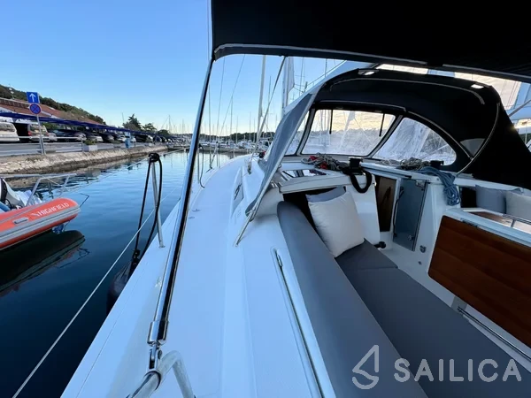 Dufour 430 - Yacht Charter Sailica