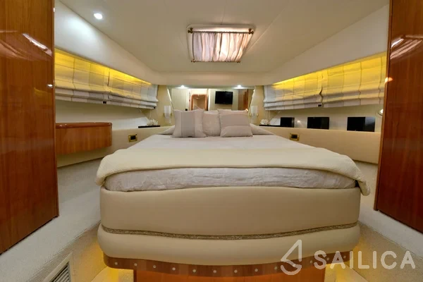 Azimut 58 - Yacht Charter Sailica