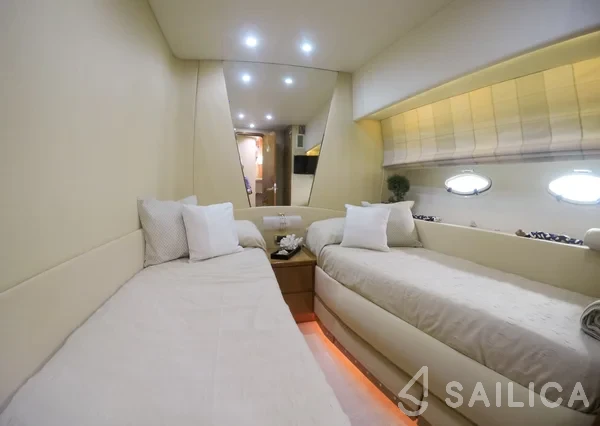 Azimut 58 - Yacht Charter Sailica