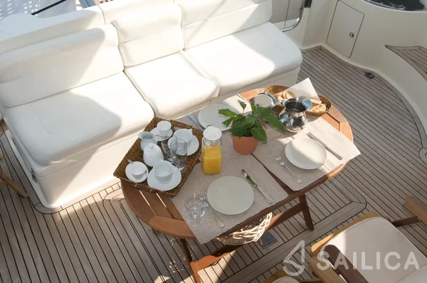 Azimut 58 - Yacht Charter Sailica
