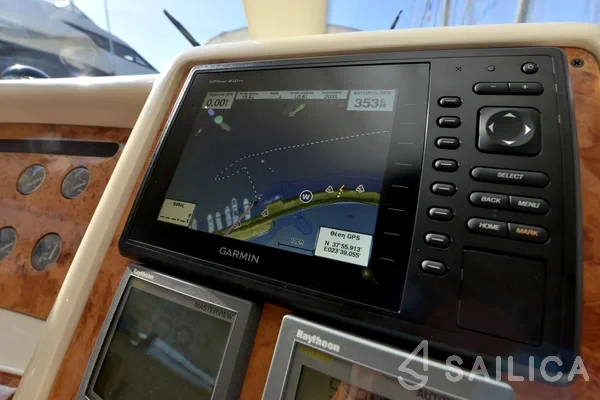 Azimut 58 - Yacht Charter Sailica