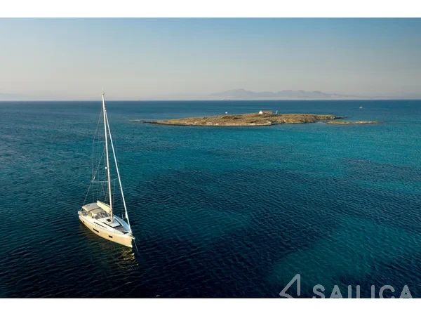 Oceanis 51.1 - Yacht Charter Sailica