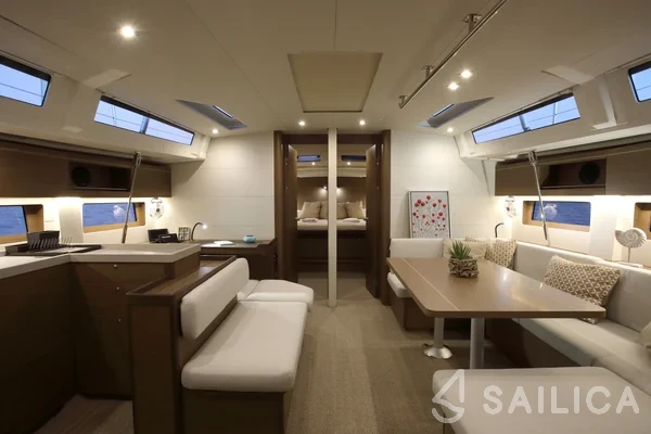 Oceanis 51.1 - Yacht Charter Sailica