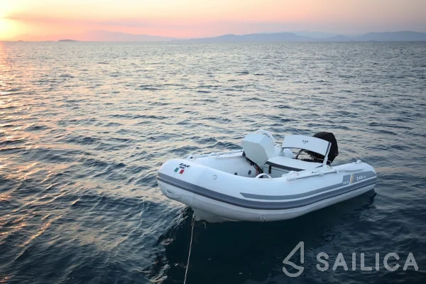 Oceanis 51.1 - Yacht Charter Sailica