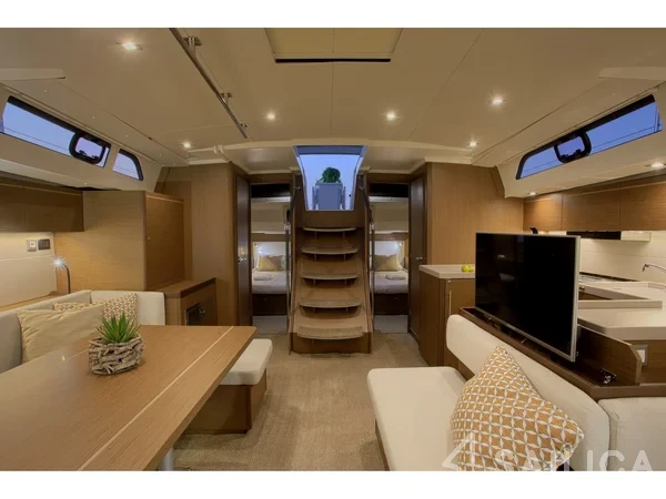 Oceanis 51.1 - Yacht Charter Sailica