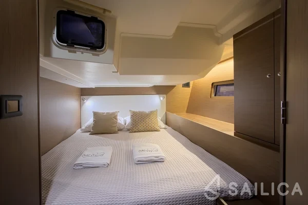 Oceanis 51.1 - Yacht Charter Sailica