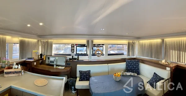 Lagoon 450  Flybridge - Yacht Charter Sailica