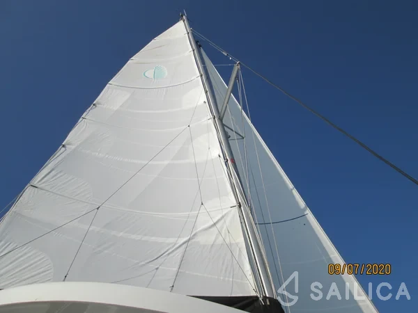 Lagoon 42 - Yacht Charter Sailica