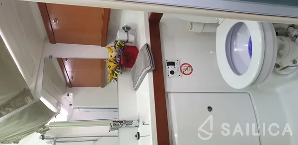 Oceanis 46 - Yacht Charter Sailica