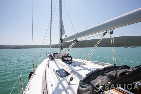 Bavaria 37 Cruiser - Yacht Charter Sailica