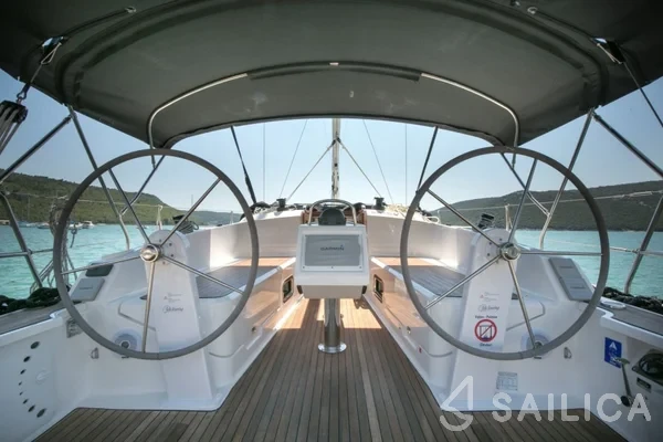 Bavaria 37 Cruiser - Yacht Charter Sailica