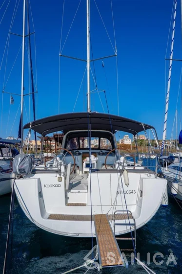 Oceanis 50 - Yacht Charter Sailica