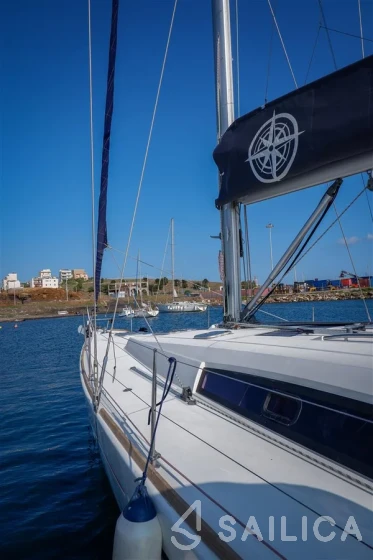 Oceanis 50 - Yacht Charter Sailica