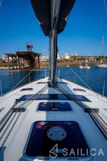 Oceanis 50 - Yacht Charter Sailica