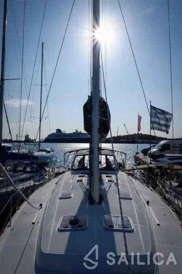 Oceanis 50 - Yacht Charter Sailica