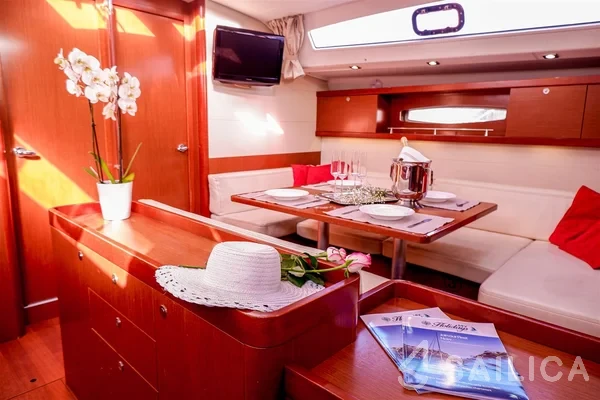 Oceanis 50 - Yacht Charter Sailica