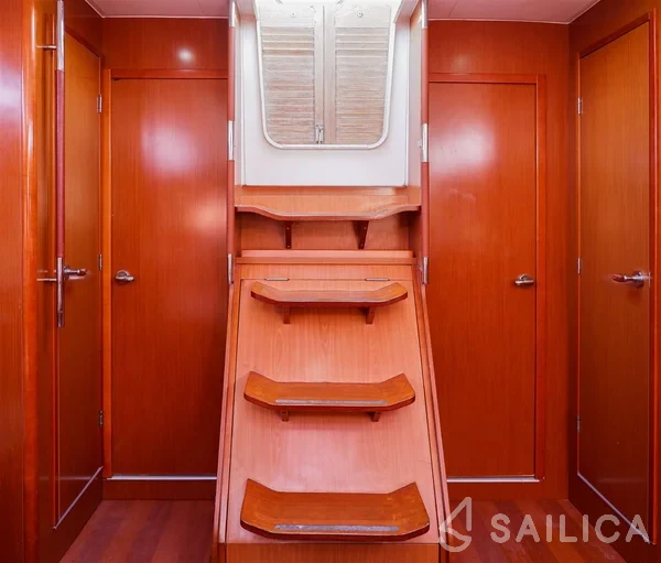 Oceanis 50 - Yacht Charter Sailica