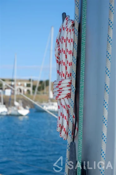 Oceanis 50 - Yacht Charter Sailica