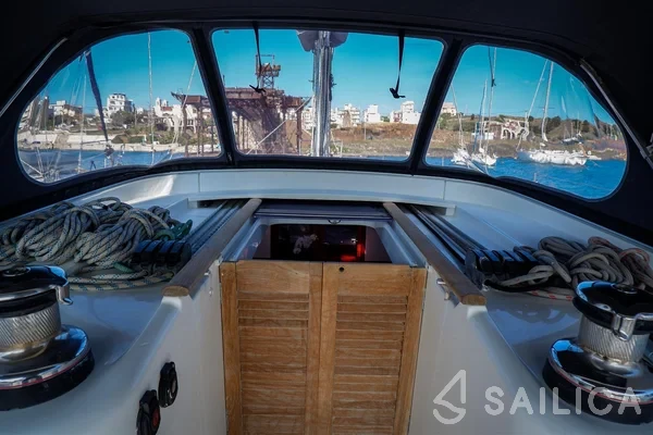 Oceanis 50 - Yacht Charter Sailica