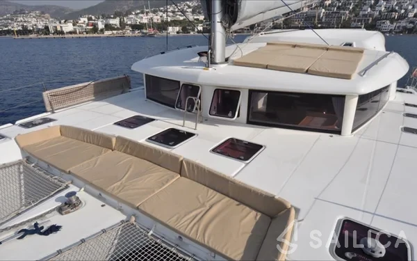 Lagoon 421 - Yacht Charter Sailica