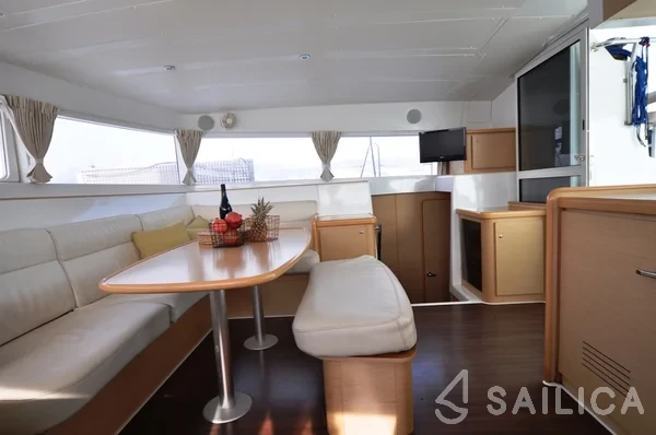 Lagoon 421 - Yacht Charter Sailica