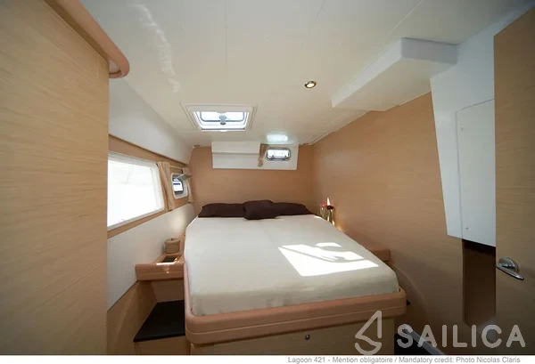 Lagoon 421 - Yacht Charter Sailica