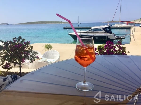 Mirakul 30 - Yacht Charter Sailica