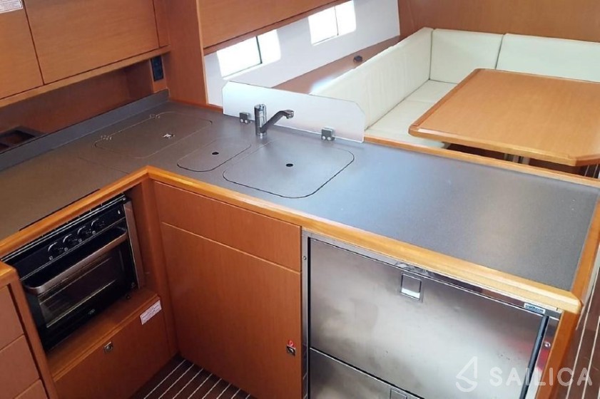 Bavaria C45 - Yacht Charter Sailica