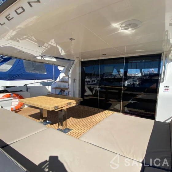 Galeon 550 Sky - Yacht Charter Sailica