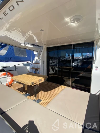 Galeon 550 Sky - Yacht Charter Sailica