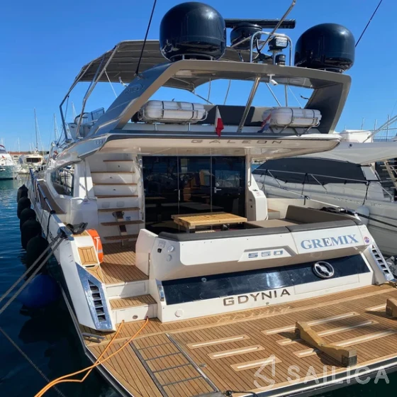 Galeon 550 Sky - Yacht Charter Sailica