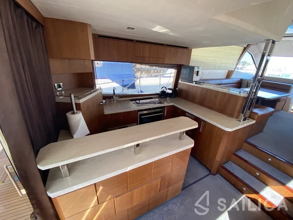 Galeon 550 Sky - Yacht Charter Sailica