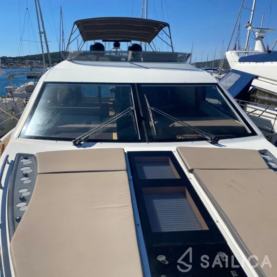 Galeon 550 Sky - Yacht Charter Sailica