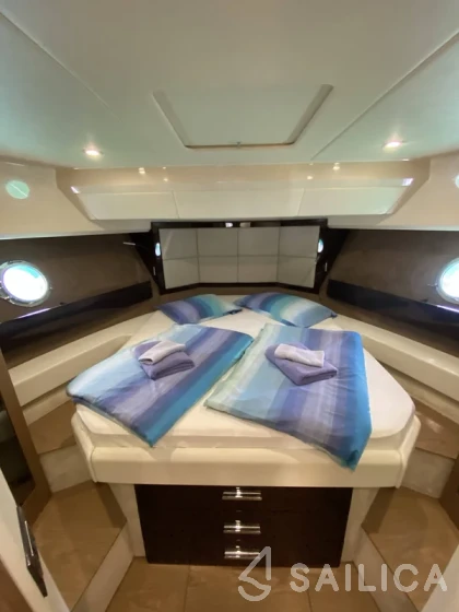 Sessa Fly 47 - Yacht Charter Sailica