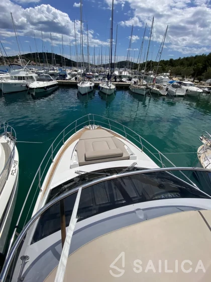 Sessa Fly 47 - Yacht Charter Sailica