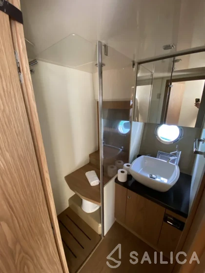 Sessa Fly 47 - Yacht Charter Sailica