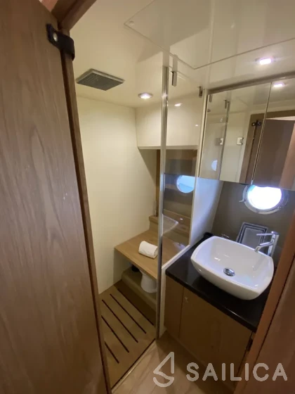 Sessa Fly 47 - Yacht Charter Sailica