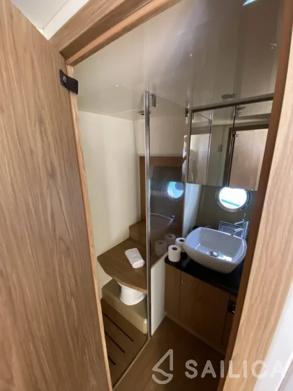 Sessa Fly 47 - Yacht Charter Sailica