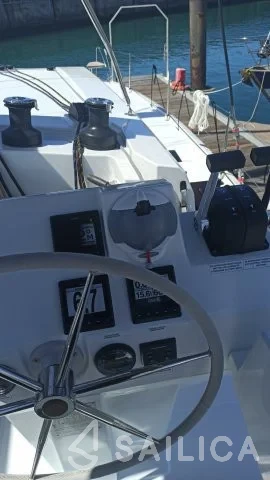 Astréa 42 - Yacht Charter Sailica