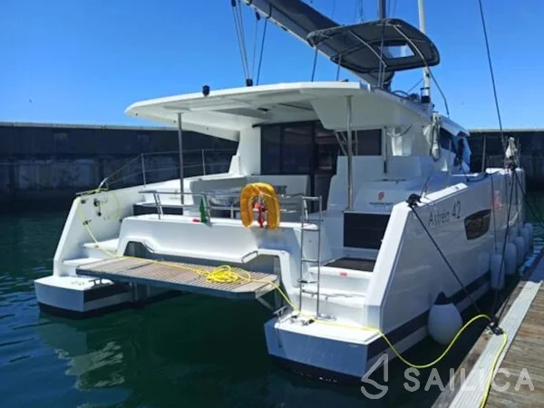 Astréa 42 - Yacht Charter Sailica