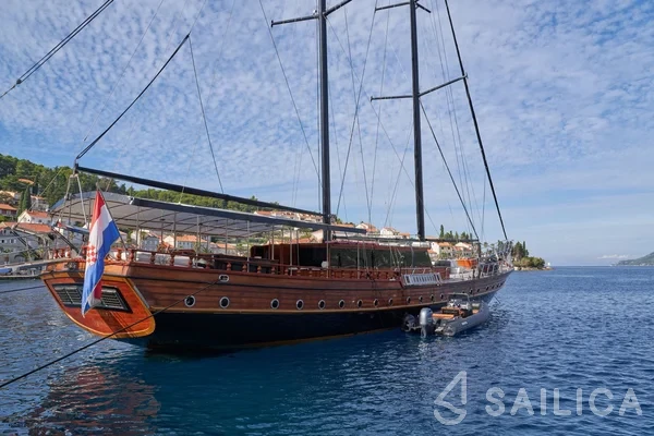Gulet - Yacht Charter Sailica