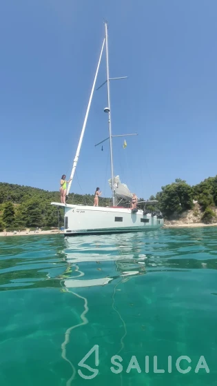 Oceanis 51.1 - Yacht Charter Sailica