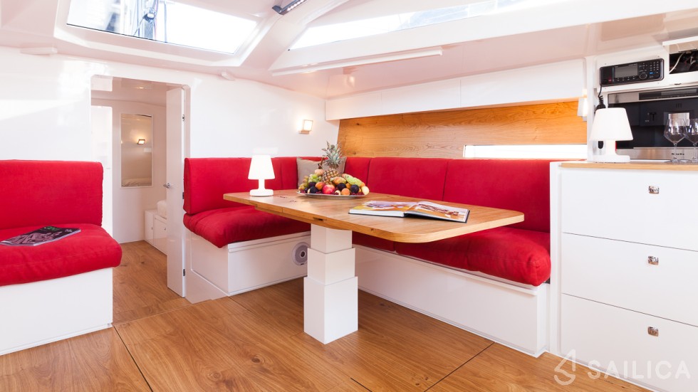 Vismara V71 - Yacht Charter Sailica