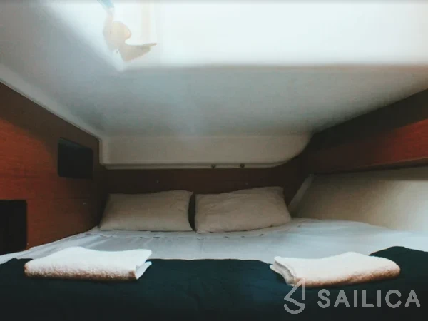 Cyclades 43.4 - Yacht Charter Sailica