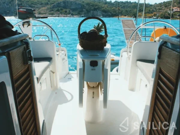 Cyclades 43.4 - Yacht Charter Sailica