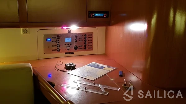 Oceanis 46 - Yacht Charter Sailica
