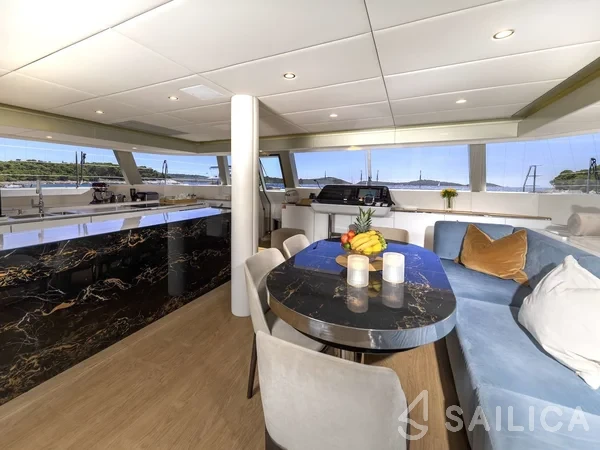 Sunreef 60 - Yacht Charter Sailica