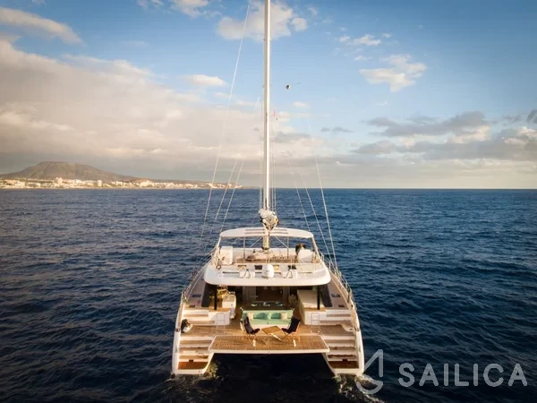 Sunreef 60 - Yacht Charter Sailica
