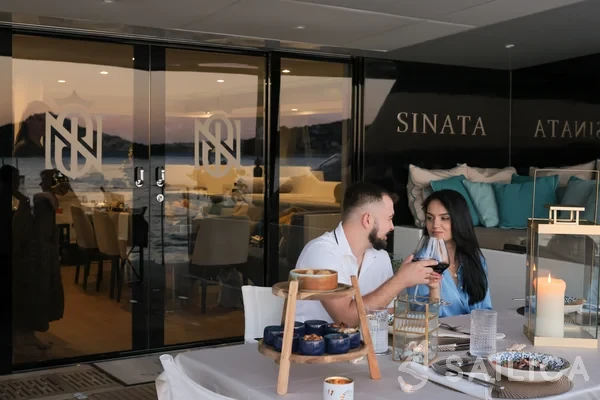 Sunreef 60 - Yacht Charter Sailica